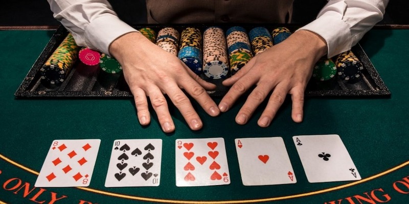Khám phá ván bài mở ra The Flop trong Poker là gì